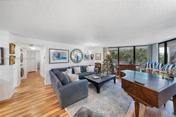 4000 Towerside Ter #301, Miami, FL 33138