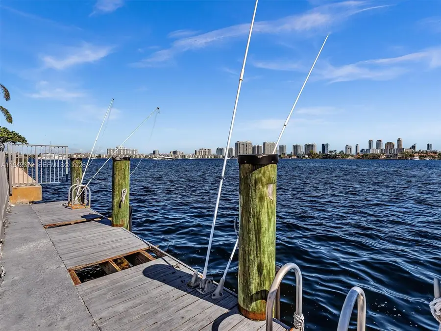 16565 NE 26th Ave #4E, North Miami Beach, FL 33160 - #3