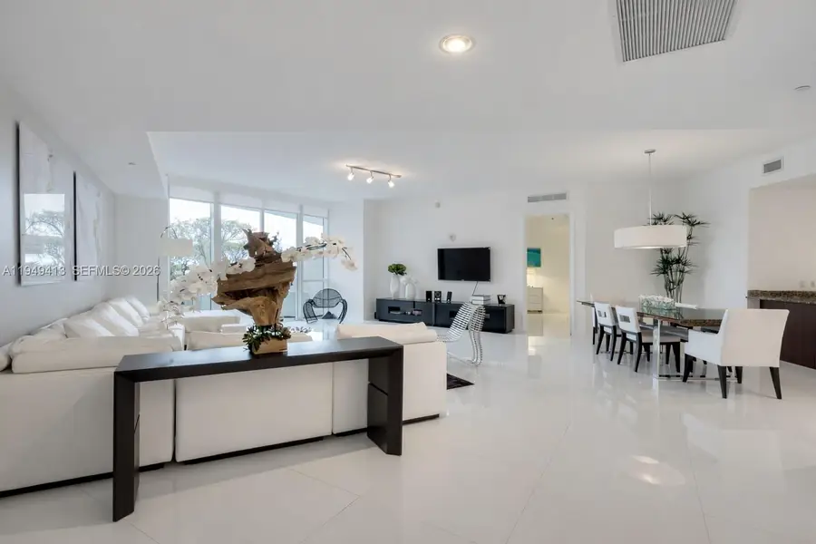 15811 Collins Ave #403, Sunny Isles Beach, FL 33160 - Image #2