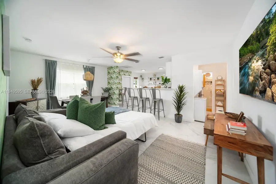 810 NW 21st Ct, Miami, FL 33125 - #2