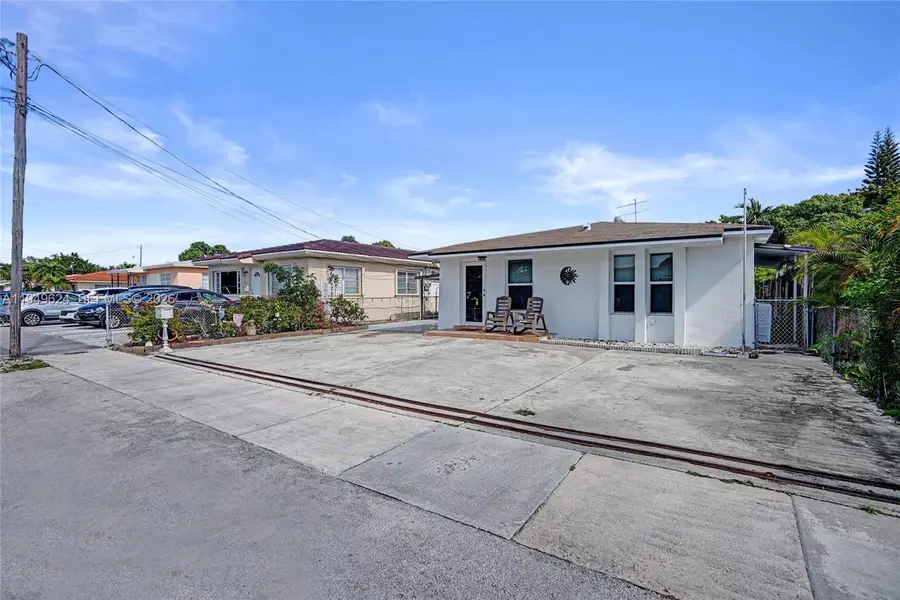 901 NW 34th Ave, Miami, FL 33125 - #2