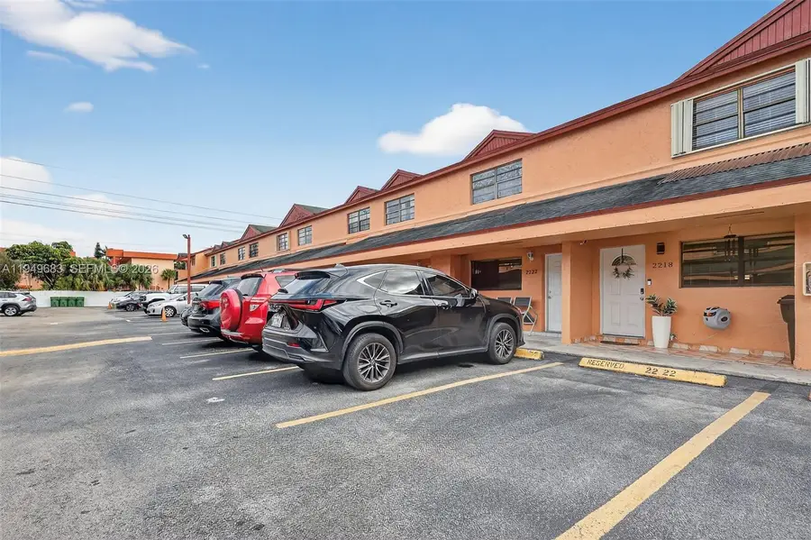 2224 W 53rd Pl #2224, Hialeah, FL 33016 - #2