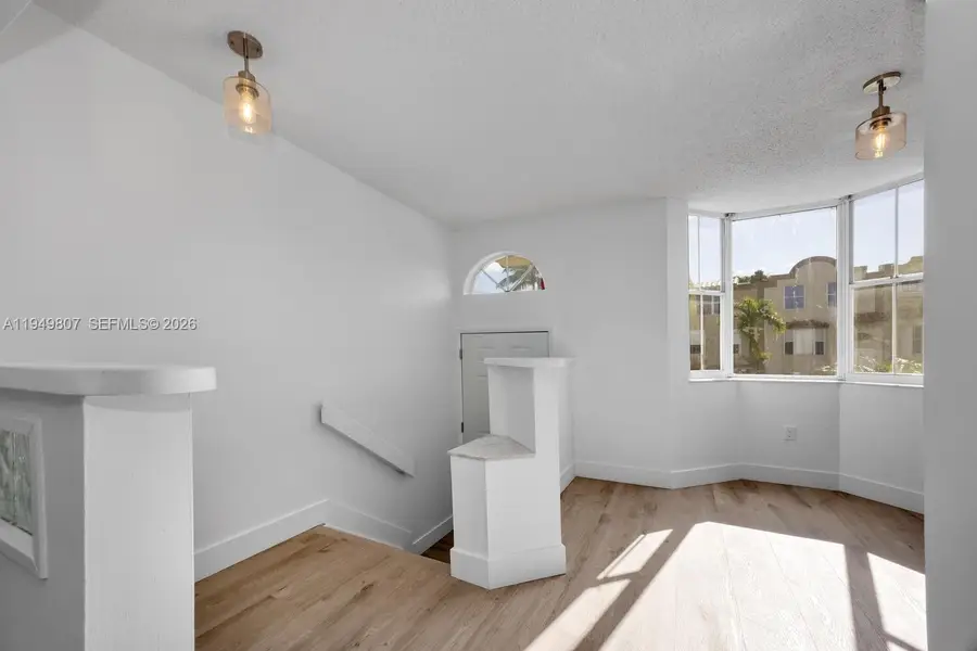 390 NW 86th Ct #803, Miami, FL 33126 - Image #2