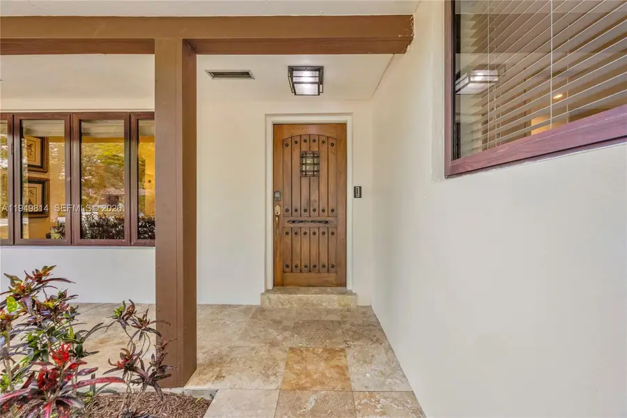 6220 SW 61st St, South Miami, FL 33143 - Image #2