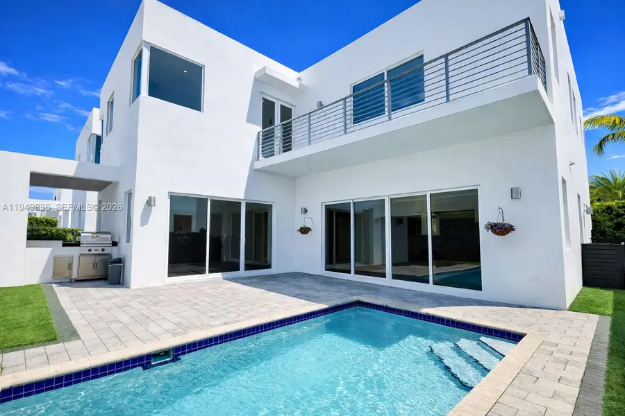 10054 NW 76th Ter, Doral, FL 33178 - Image #3