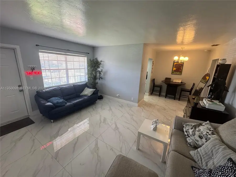 1825 Cleveland St #15, Hollywood, FL 33020 - Image #2