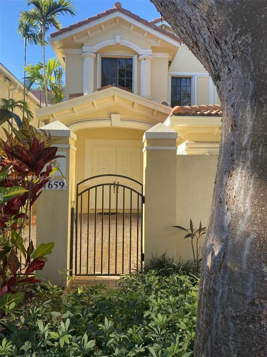 1659 Passion Vine Cir #18-4, Weston, FL 33326 - Image #2