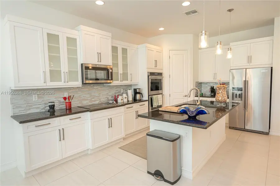 11824 SW 13th Ct, Pembroke Pines, FL 33025 - Image #2