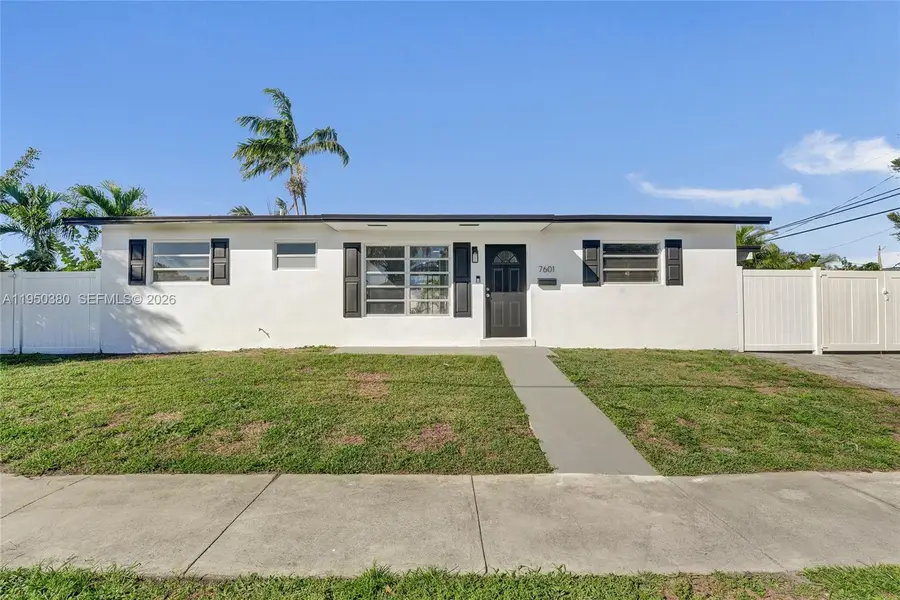 7601 Farragut St, Hollywood, FL 33024 - Image #2