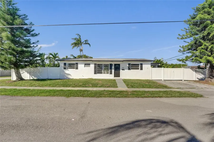 7601 Farragut St, Hollywood, FL 33024 - Image #3