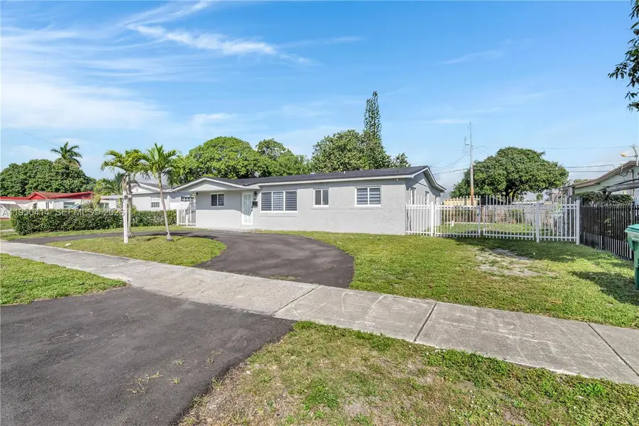 911 NW 200th Ter, Miami Gardens, FL 33169 - Image #2