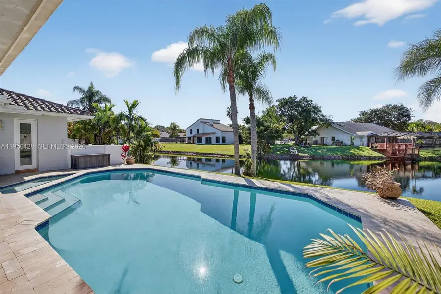 9090 NW 11th Ct, Plantation, FL 33322 - Image #2