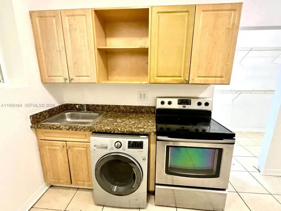 1021 NW 3rd St #307, Miami, FL 33128 - #3