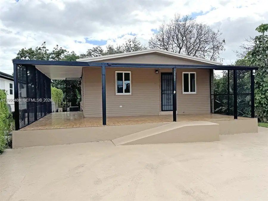 2982 NW 95th St, Miami, FL 33147 - Image #2