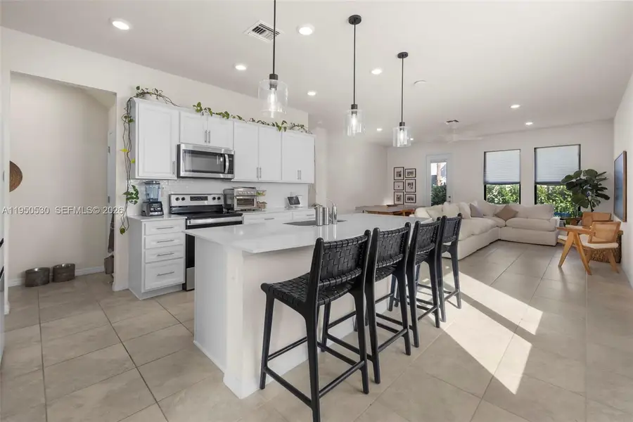 2121 S Appleton Cir S, Oakland Park, FL 33309 - Image #3