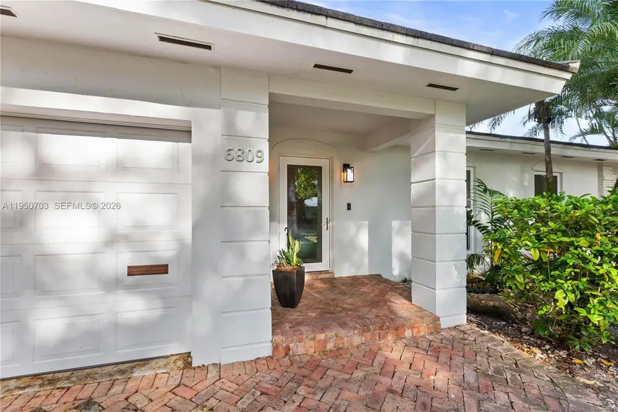 6809 Mentone St, Coral Gables, FL 33146 - Image #3