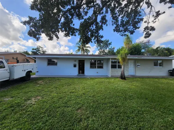 9438 SW 51st St, Cooper City, FL 33328