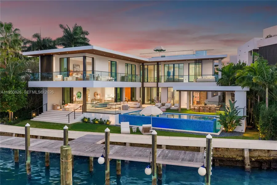 1417 N Venetian Way, Miami Beach, FL 33139 - Image #2