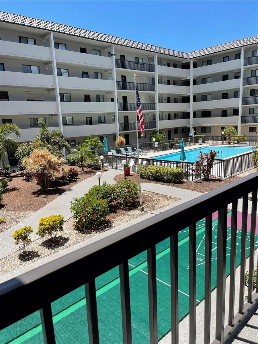 2121 Collier Av #215, Fort Myers, FL 33901 - Image #1