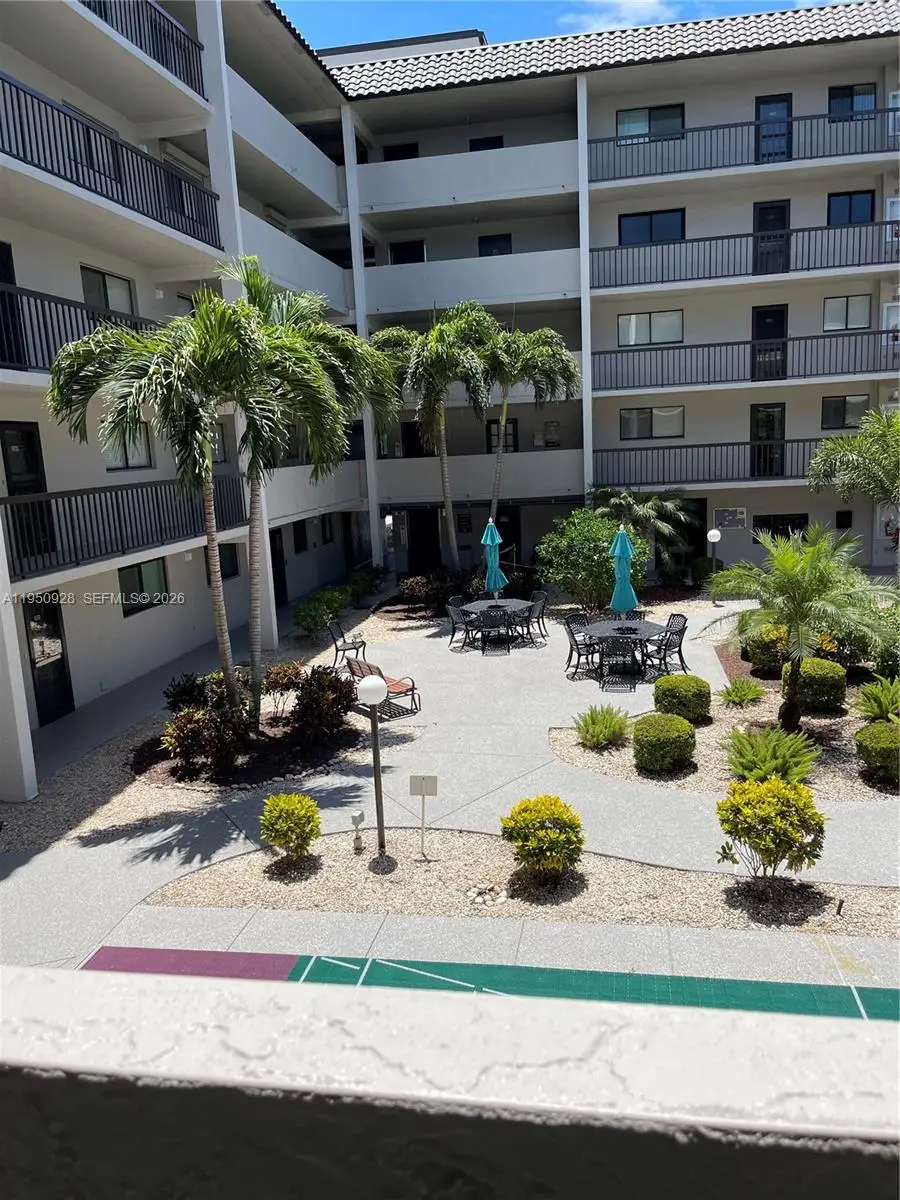 2121 Collier Av #215, Fort Myers, FL 33901 - Image #2