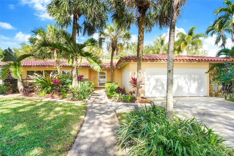 6931 Loch Ness Dr, Miami Lakes, FL 33014 - Image #2