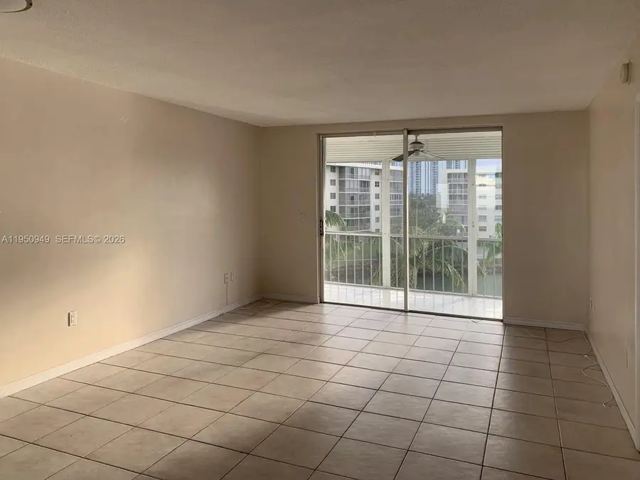 2855 Leonard Dr #H404, Aventura, FL 33160 - #2