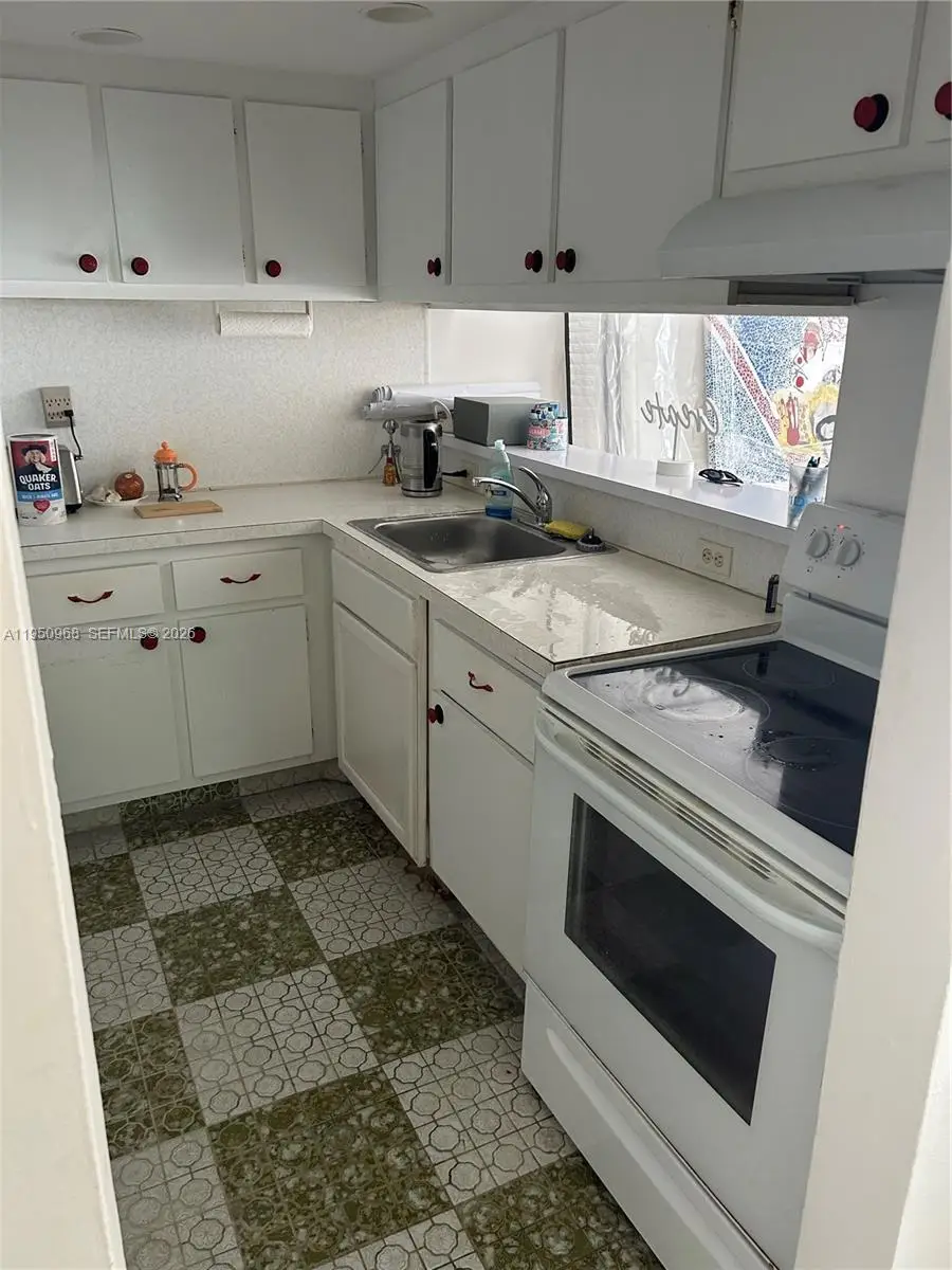 401 Ocean Dr #810, Miami Beach, FL 33139 - #2