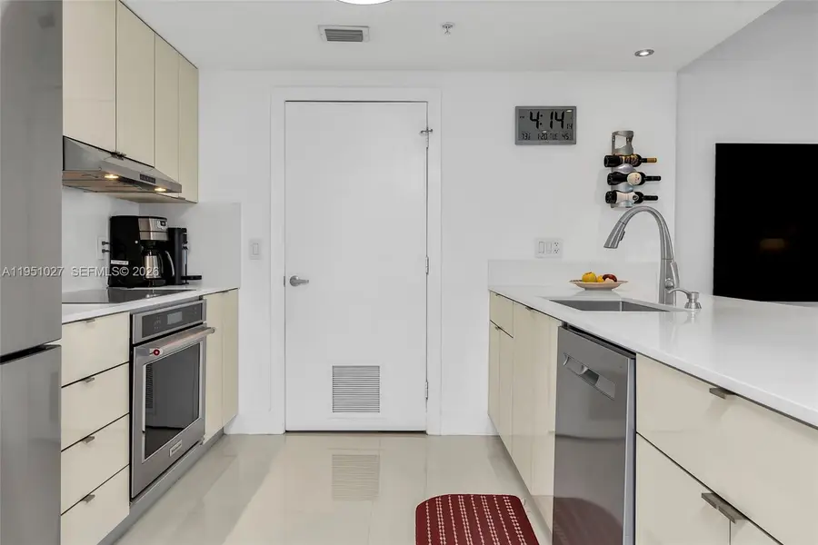 9055 SW 73rd Ct #1205, Miami, FL 33156 - #3