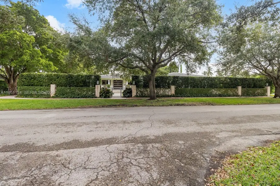 5601 Maggiore St, Coral Gables, FL 33146 - Image #2