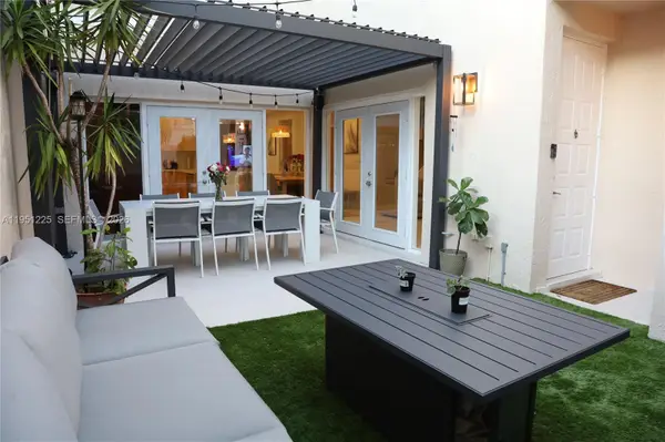 1085 River Birch St, Hollywood, FL 33019