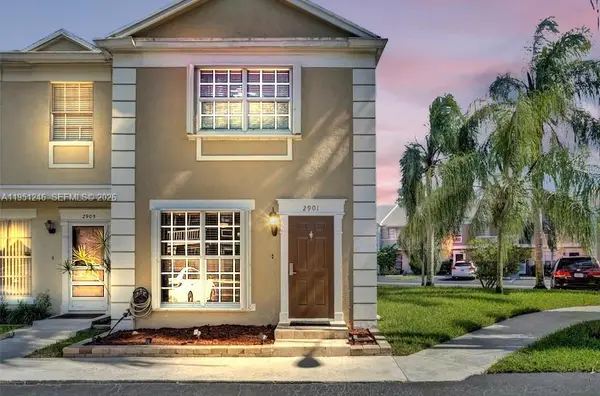 2901 Dorchester Ln, Cooper City, FL 33026