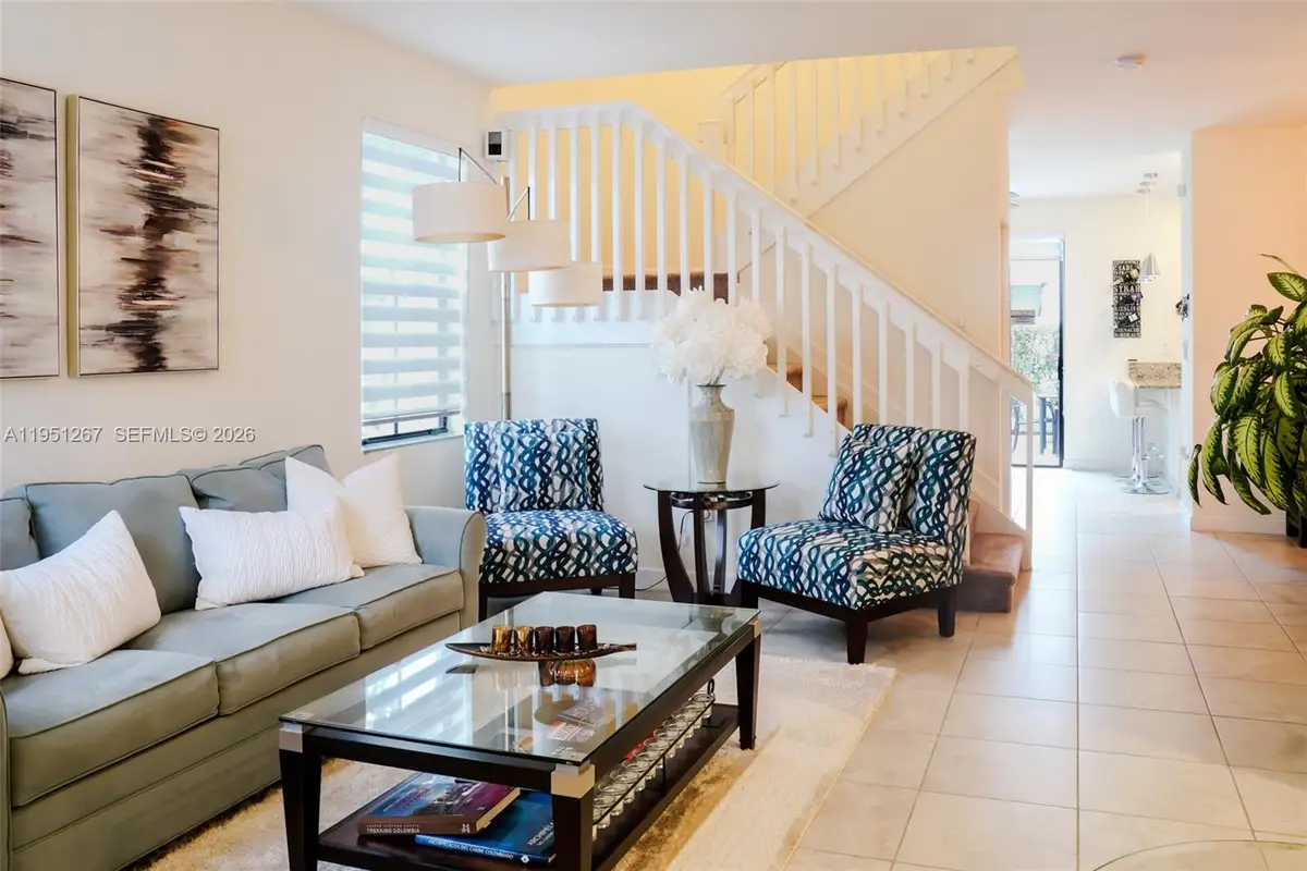 10306 W 33rd Ln, Hialeah, FL 33018 - Image #1