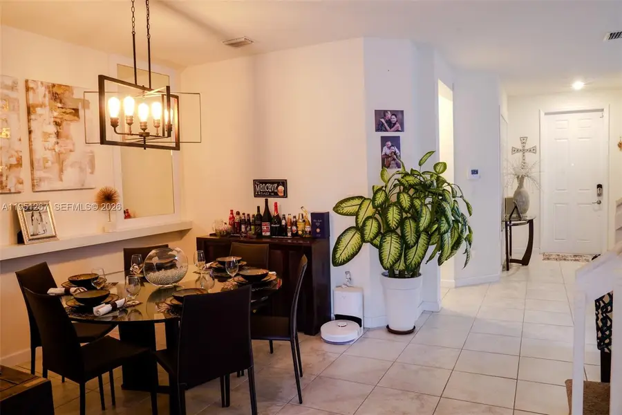 10306 W 33rd Ln, Hialeah, FL 33018 - Image #2