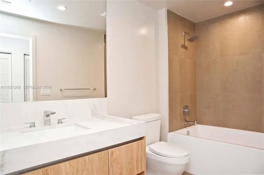 11 NE 6th St #1109, Miami, FL 33132 - Image #3