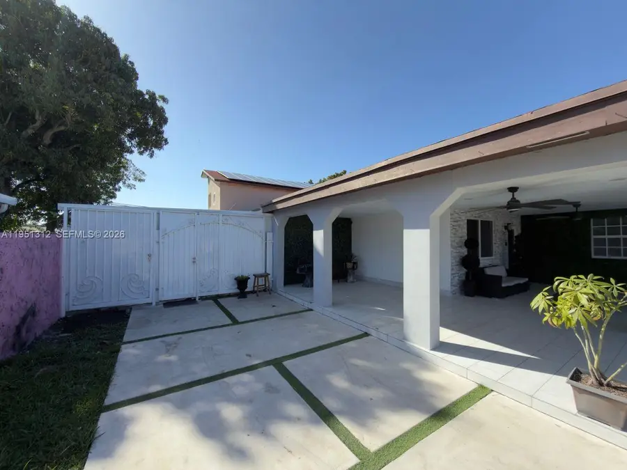 224 E 42nd St, Hialeah, FL 33013 - #3