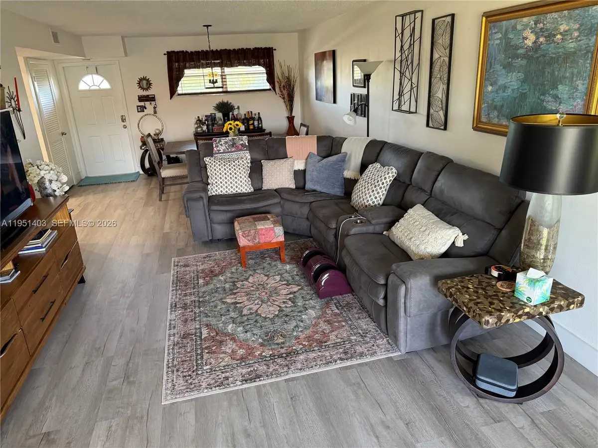 8911 S Hollybrook Blvd #305, Pembroke Pines, FL 33025 - #1