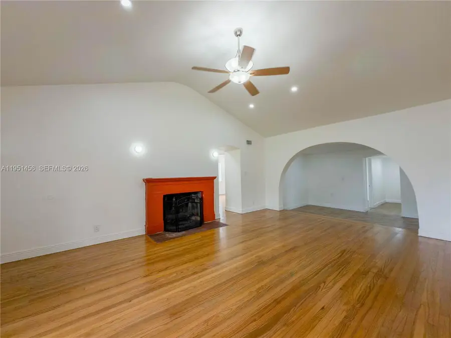 410 Pinecrest Dr, Miami Springs, FL 33166 - #3