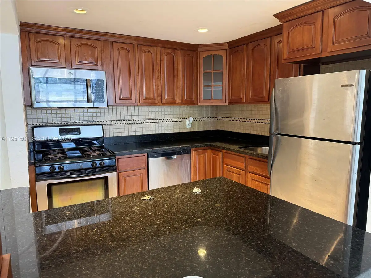 2175 NE 170th St #206, North Miami Beach, FL 33162 - Image #1