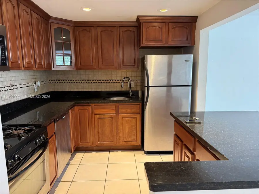 2175 NE 170th St #206, North Miami Beach, FL 33162 - Image #2