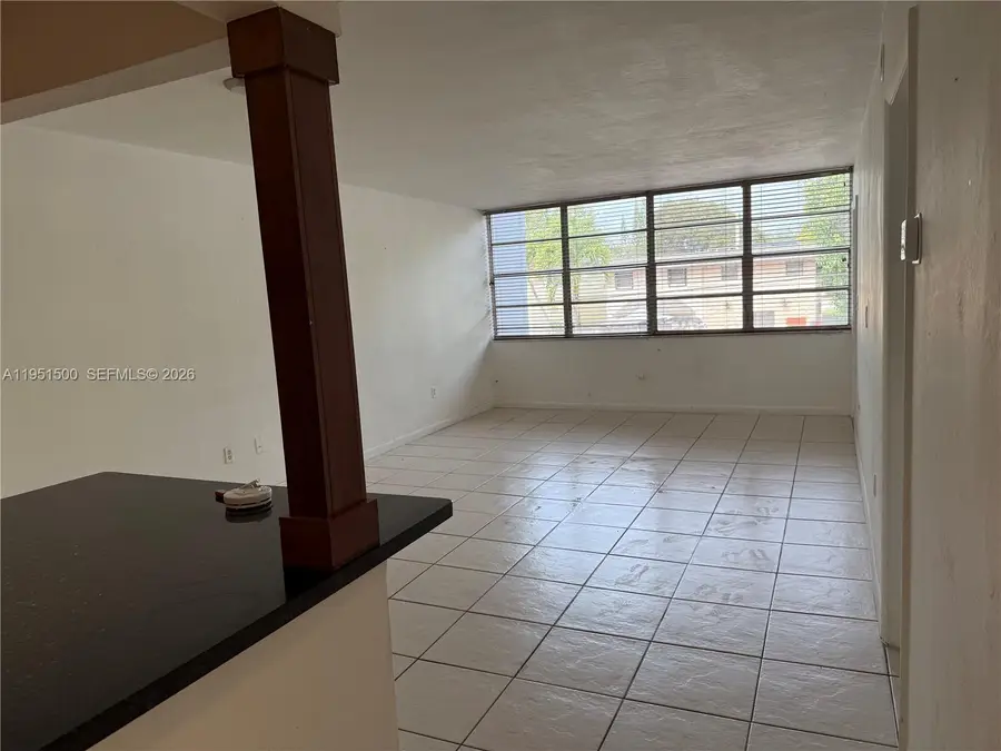 2175 NE 170th St #206, North Miami Beach, FL 33162 - Image #3