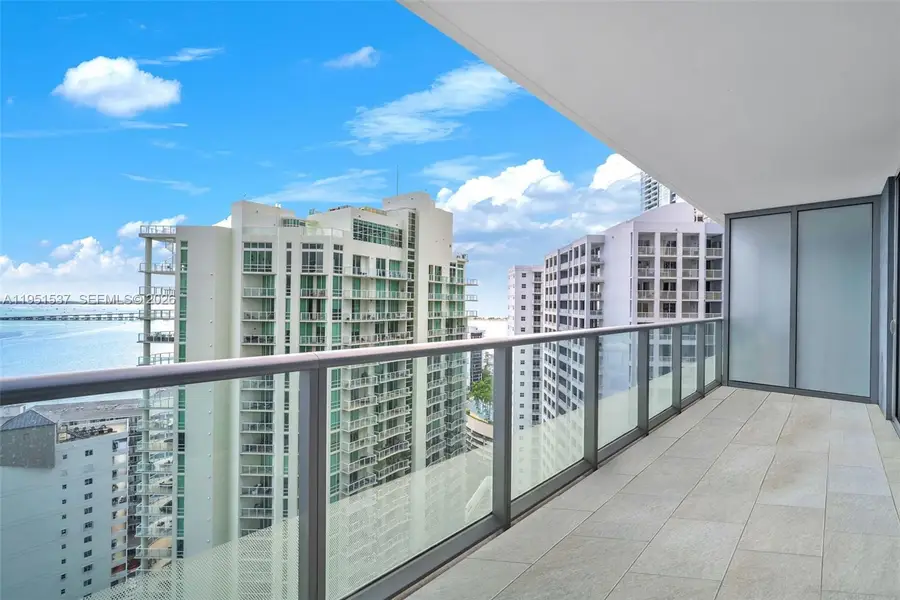 1300 Brickell Bay Dr #2507, Miami, FL 33131 - Image #2