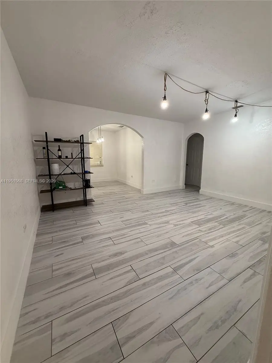 1085 NW 48th St, Miami, FL 33127 - Image #3