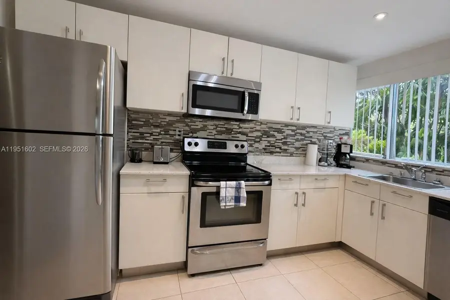 950 NE 199th St #2H, Miami, FL 33179 - #2