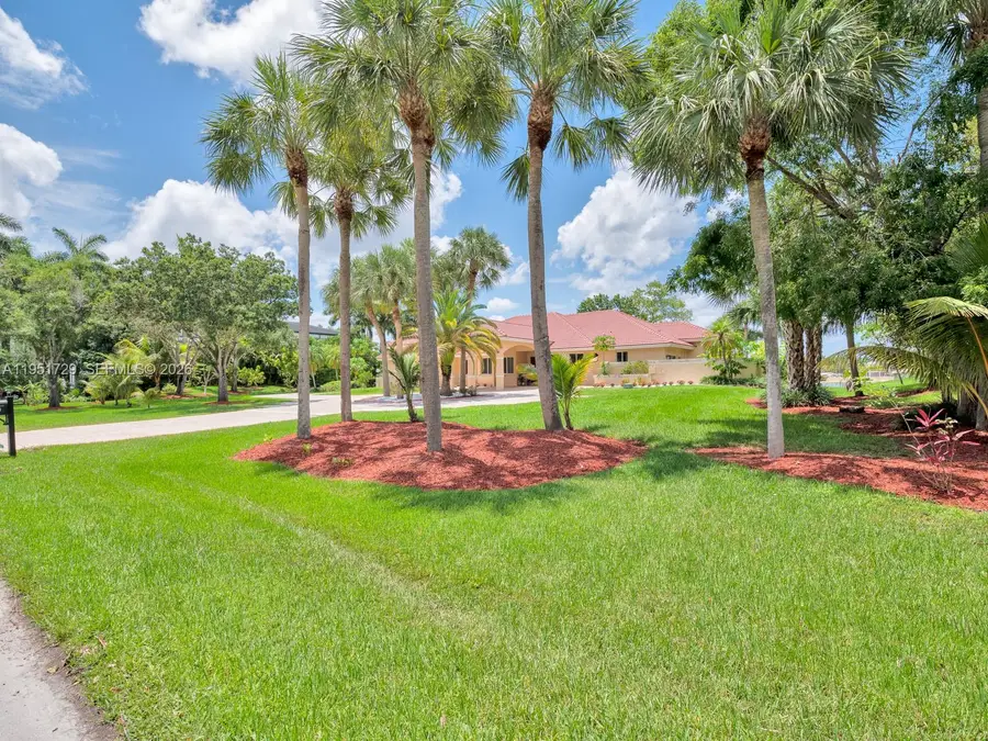 2710 Walkers Way, Weston, FL 33331 - #2