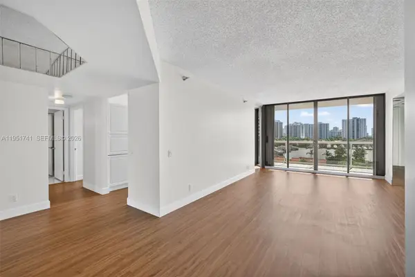 3640 Yacht Club Dr #708, Aventura, FL 33180