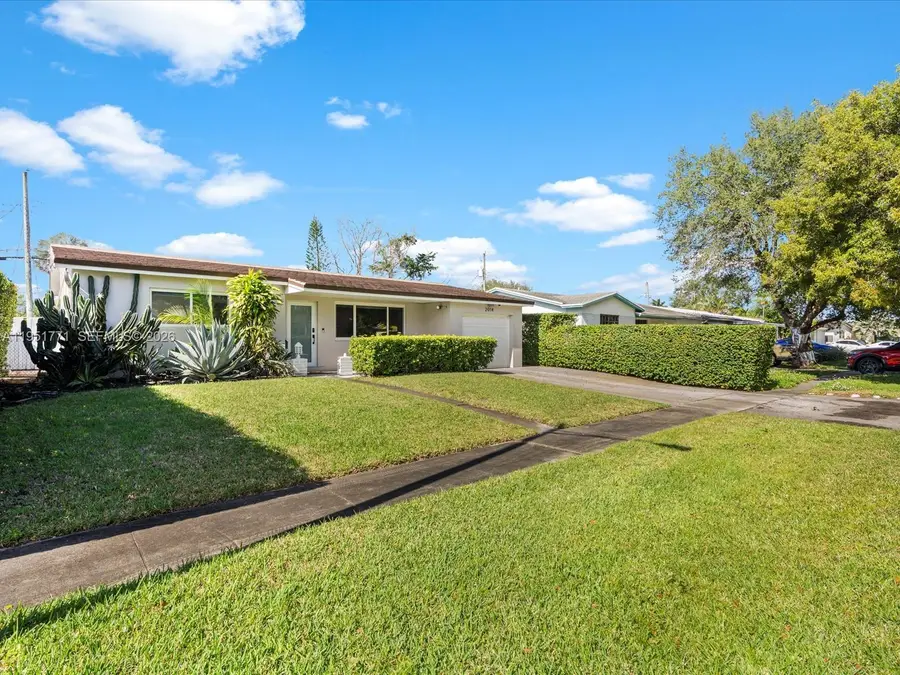 2014 N 31st Ct, Hollywood, FL 33021 - Image #3