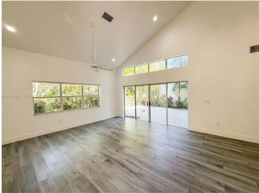 1145 W Lake St, Hollywood, FL 33019 - Image #3