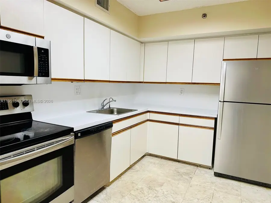 3600 Mystic Pointe Dr #1117, Aventura, FL 33180 - #3