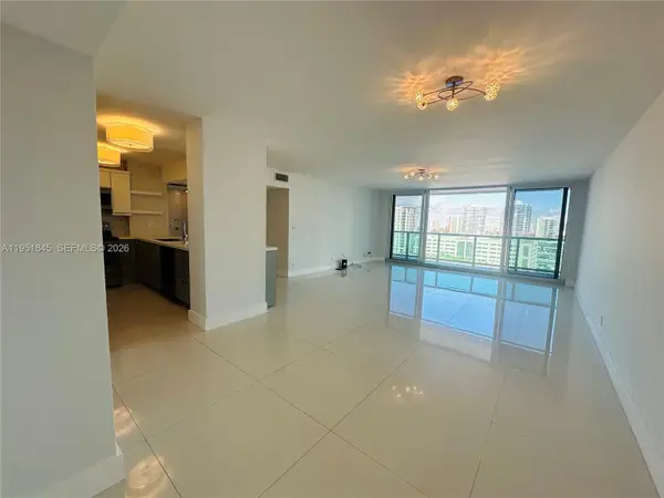 100 Bayview Dr #1528, Sunny Isles Beach, FL 33160