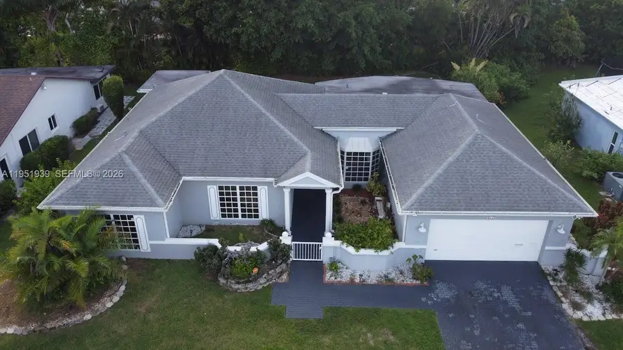 4511 Queen Palm Ln, Tamarac, FL 33319 - Image #2